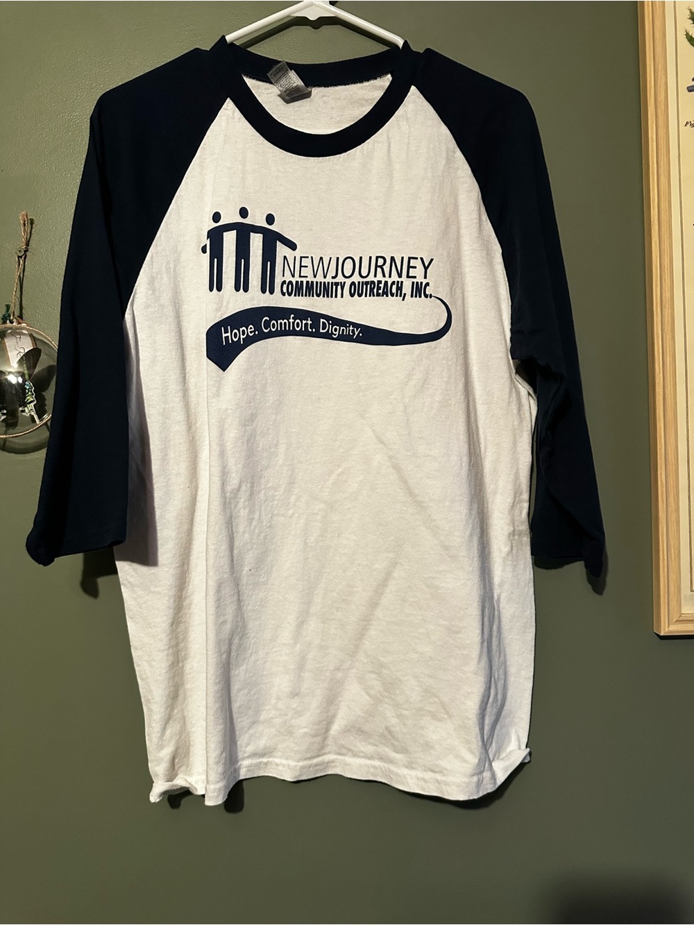 ⭐️ White & Navy baseball tee
